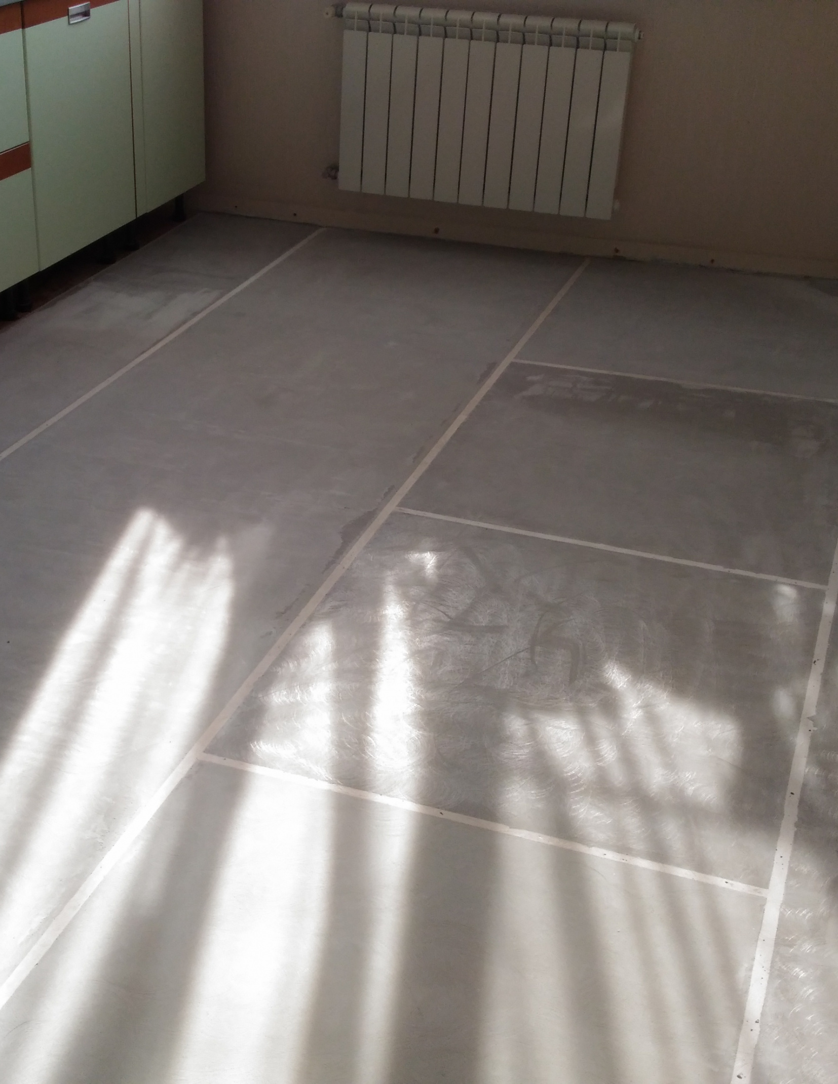 Подготовка пола под укладку клеевого пробкового покрытия. Идеальная поверхность.